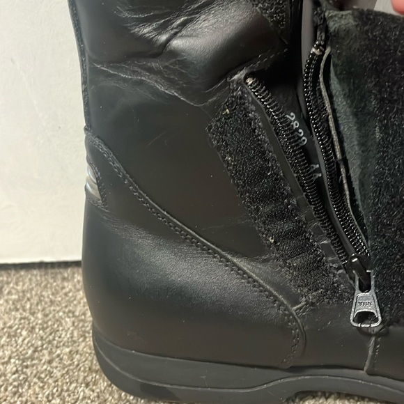 Alpinestars Black Motocycle Boots with Textured Leather - Picture 9 of 13